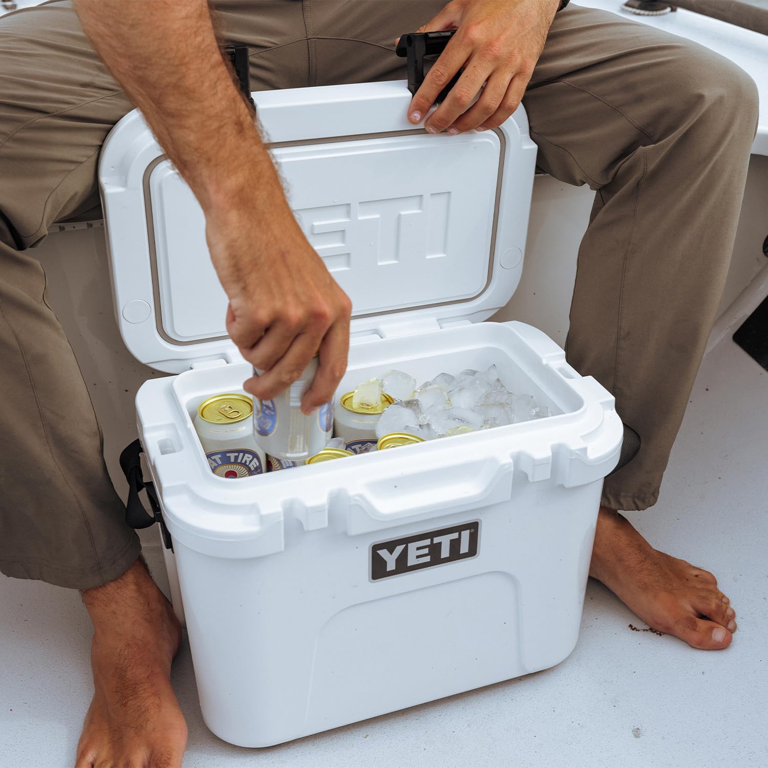 YETI Roadie 15 Hard Cooler with DoubleDuty Shoulder Strap(Meet the most compact hard cooler in our lineup.)