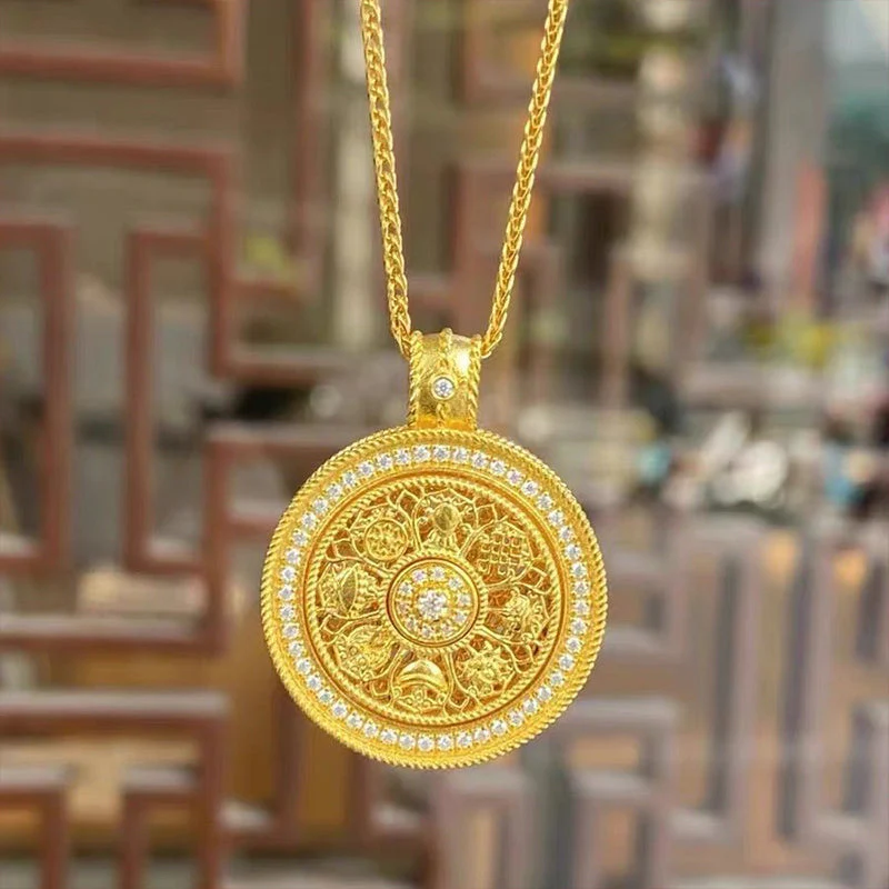 Women's Elegant Necklace with Rotatable Pendant