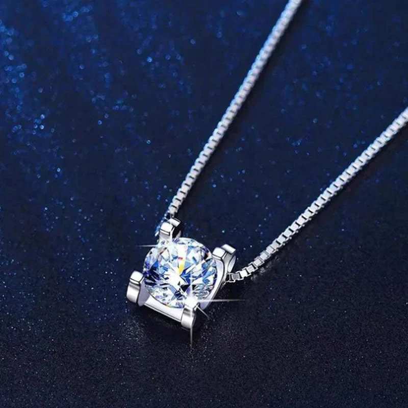 💎Timeless Elegance in Silver & Moissanite!