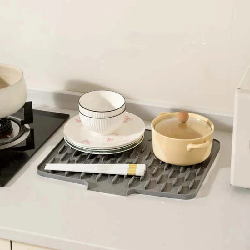 💥No-Spill Silicone Worktop Saver – Heat-Resistant & Non-Slip Mat for Drip-Free Drying💥